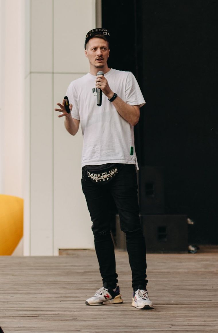 Глеб Михеев на конференции